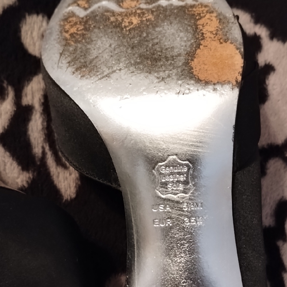 Vaneli Black Pointed Toe Heels With Decorative Ac… - image 6